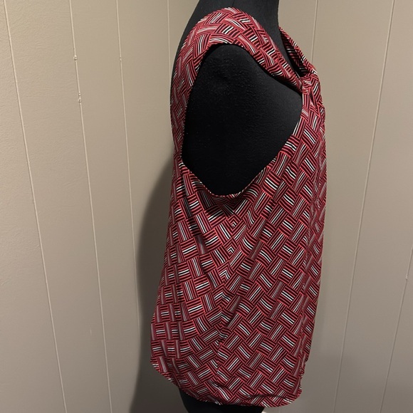 Banana Republic navy/red geometric lattice print lined twisted strap lined top - Picture 3 of 6